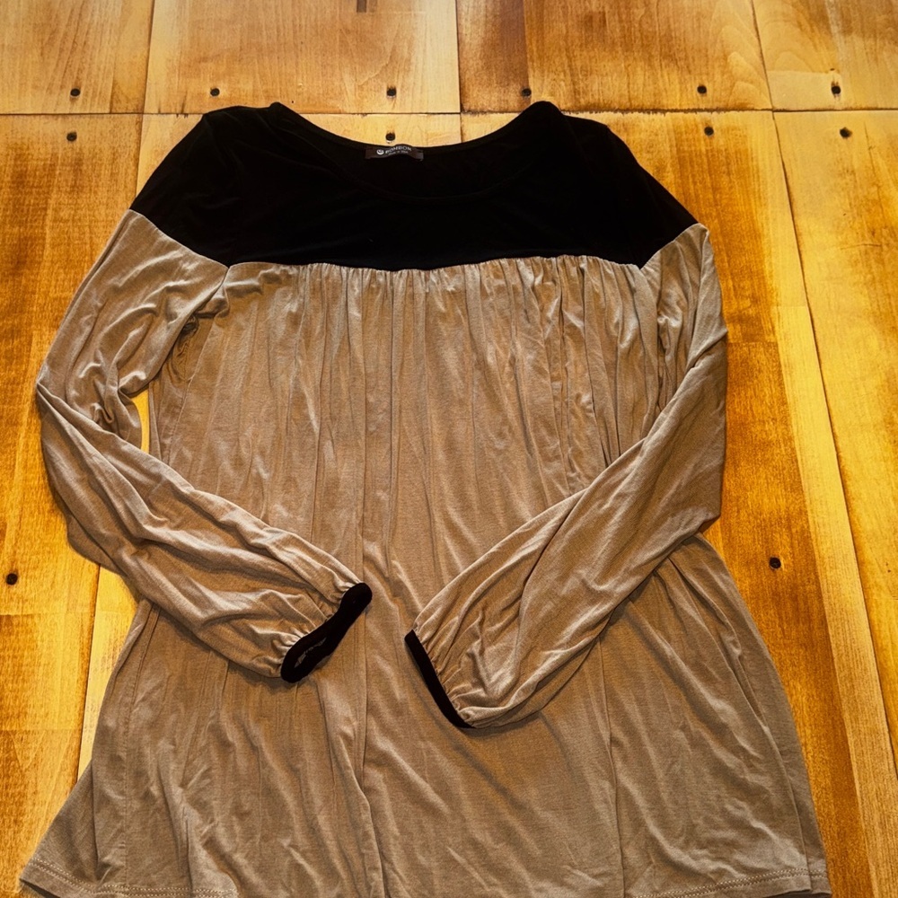 Bombom Made in USA‎ Black and Tan Long Sleeve Women's Top